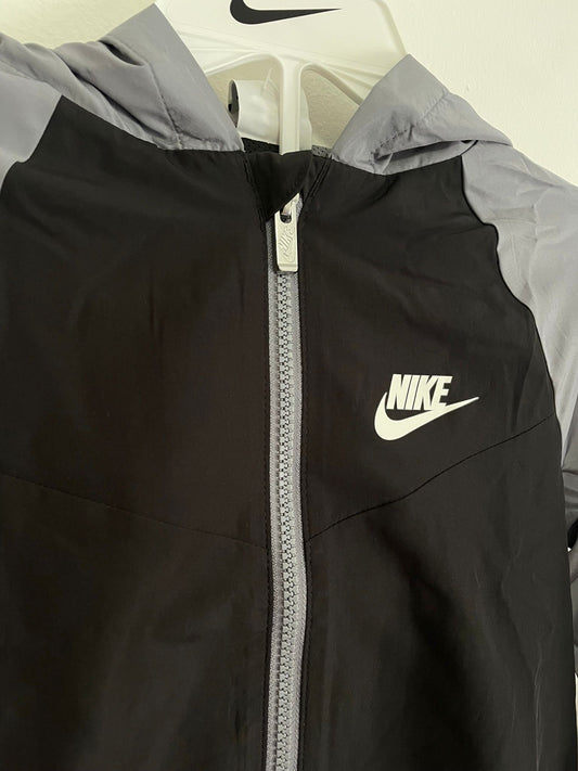 Campera Nylon Nike talle 7