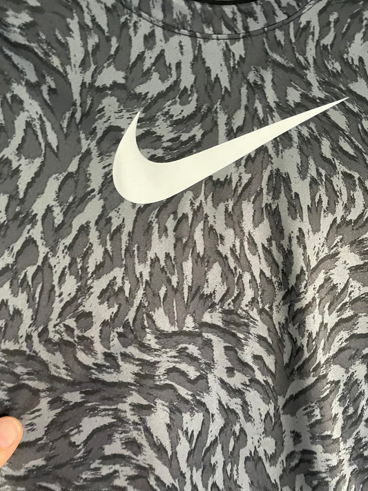 Conjunto Remera Y calza Nike talle 6