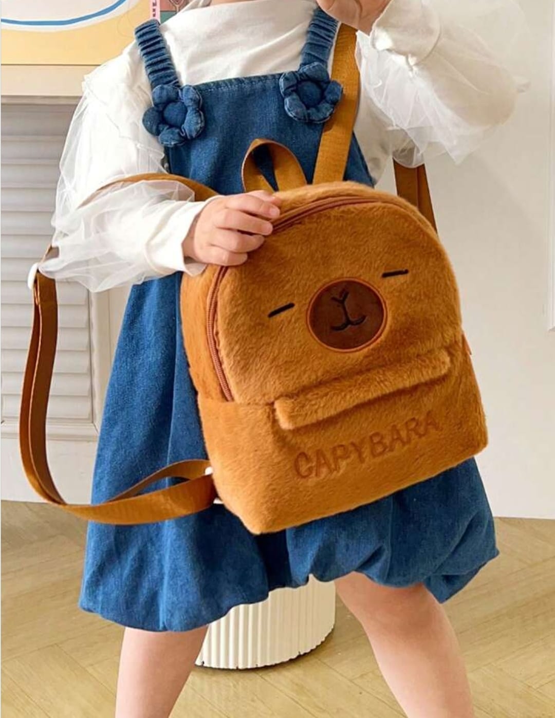 Mochila De Peluche Capibara 26 X 22 Cm