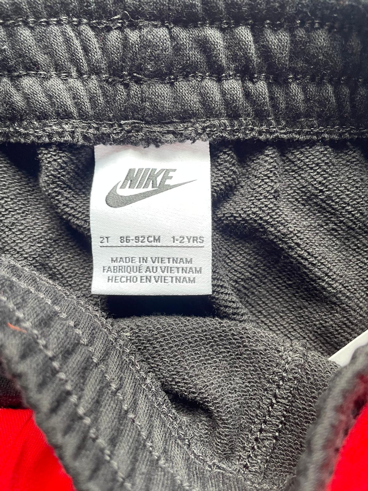 Conjunto Remera y Short Nike Niño talle 2