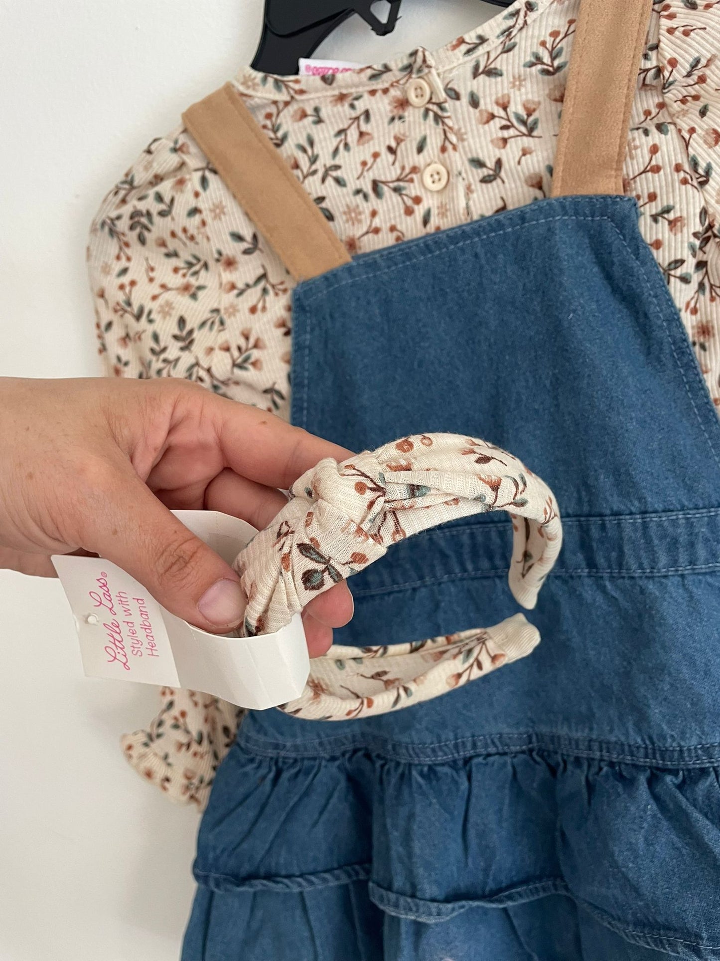 Conjunto Jumper de jean con remera y vincha niña talle 4