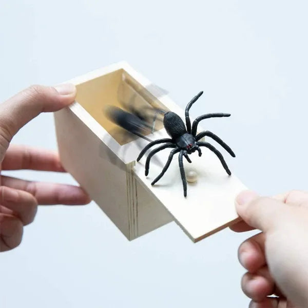 Caja De Madera Sopresa Con Araña Que Salta Broma