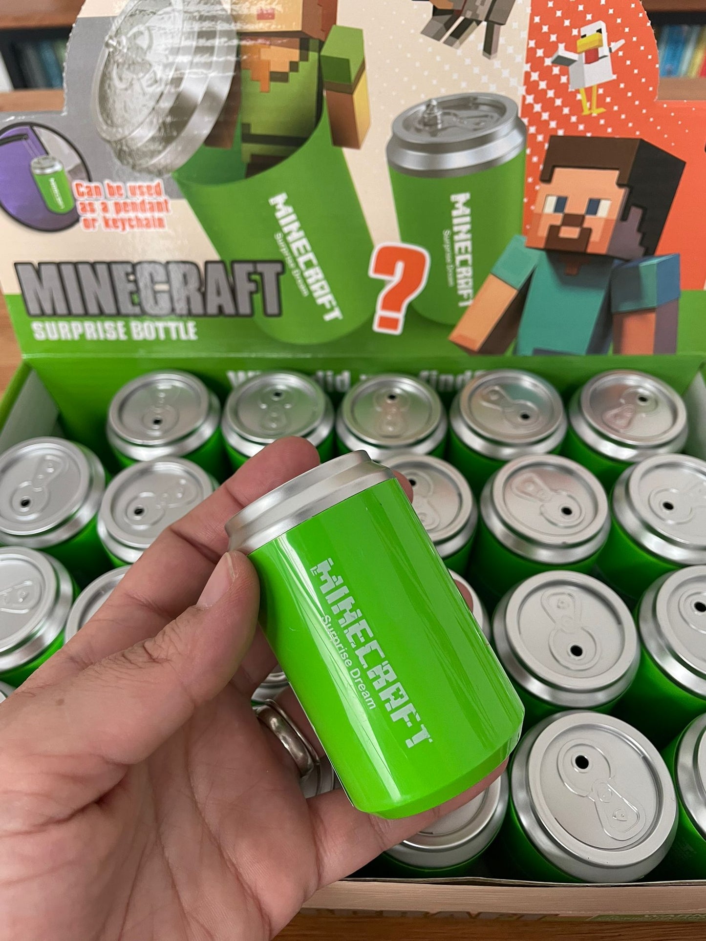 Lata Con Llavero Minecraft Muñeco+stickers Pack X6