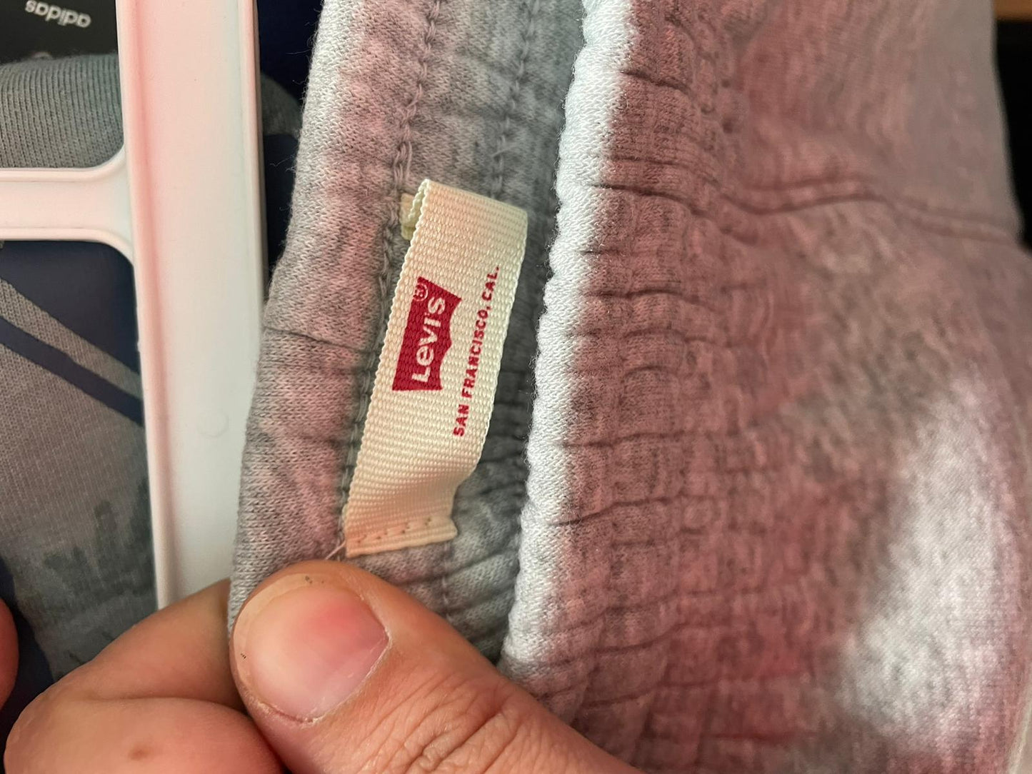 Conjunto Canguro y Pantalon Levi's talle 4