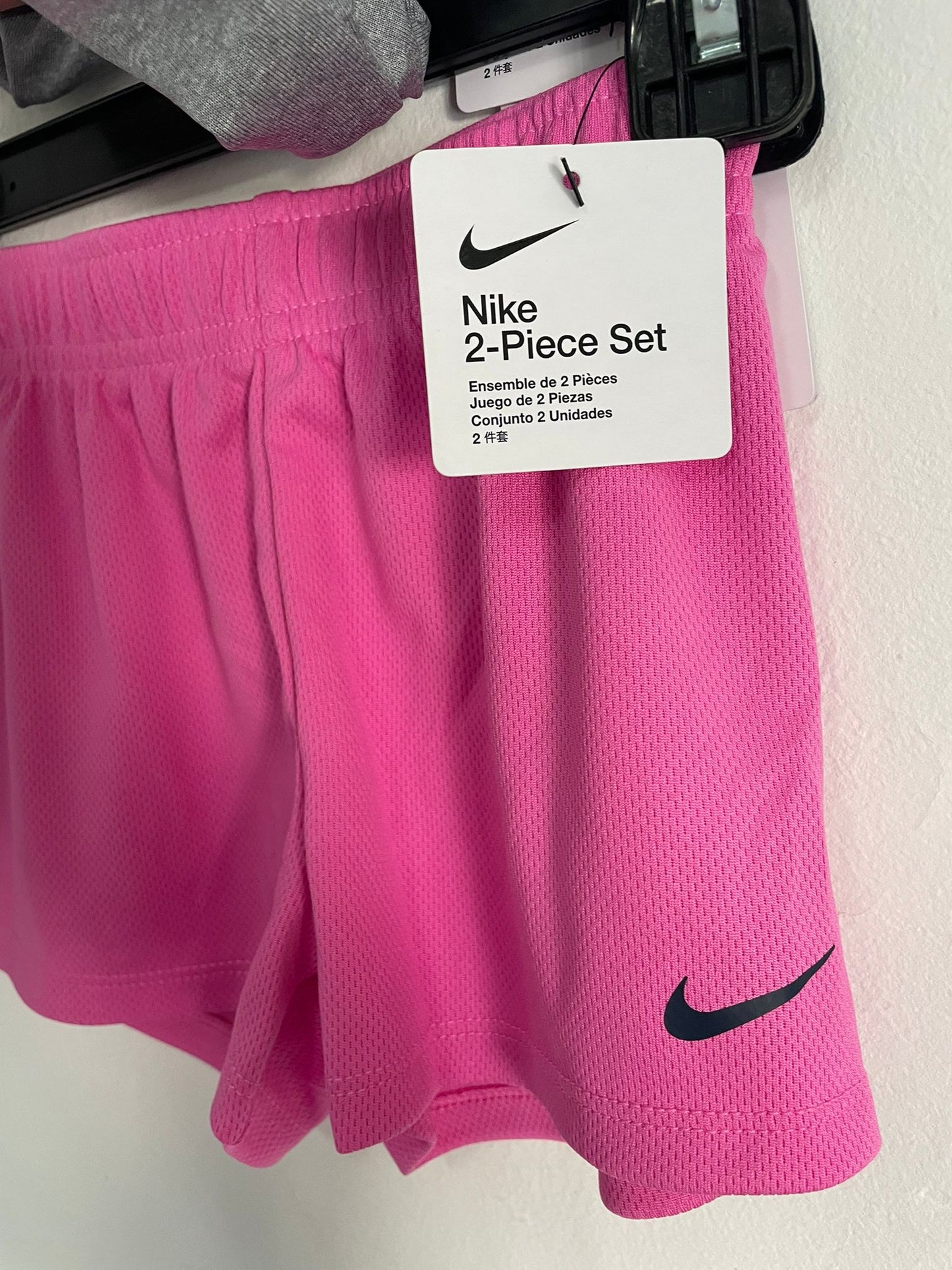 Conjunto Nike musculosa y short niña talle 3