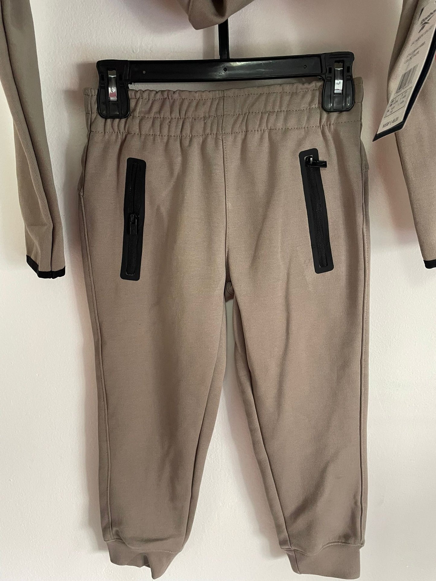 Conjunto Campera Y Pantalon Reebook Talle 4