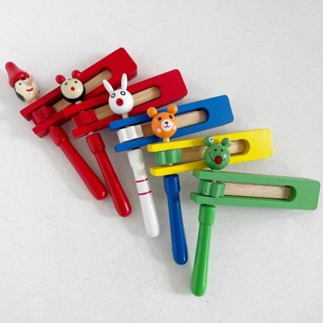 Matraca En Madera Montessori Varios Colores