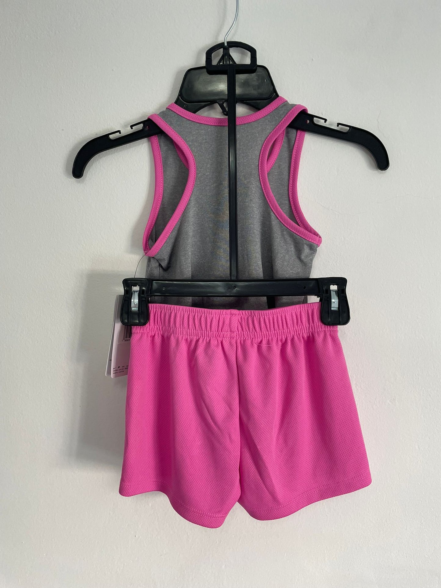 Conjunto Nike musculosa y short niña talle 3
