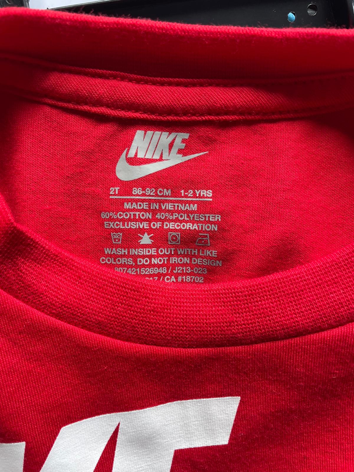 Conjunto Remera y Short Nike Niño talle 2