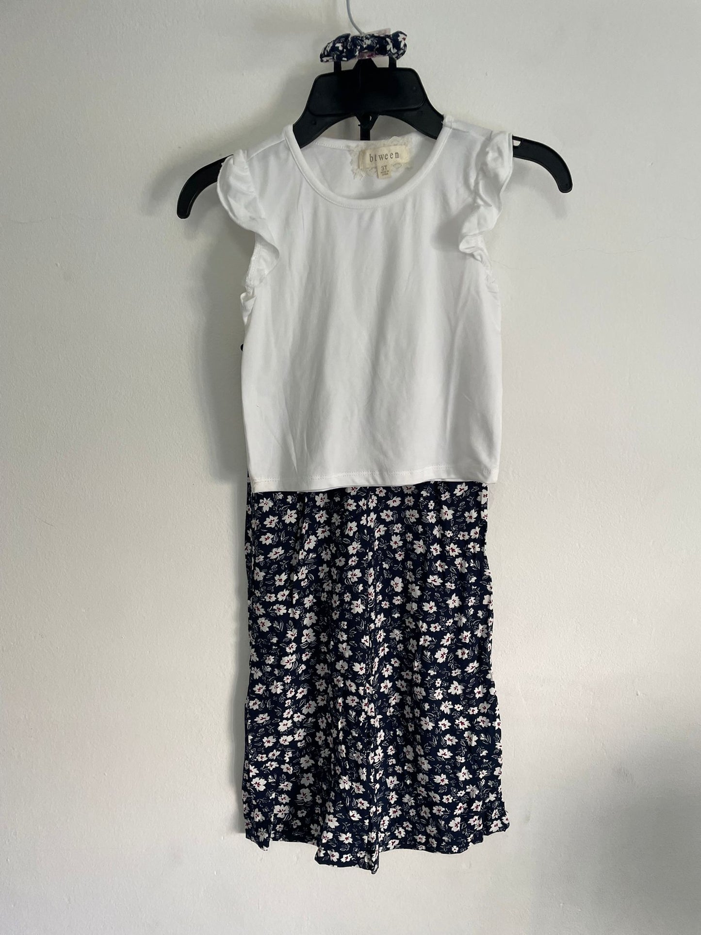 Conjunto Campera de jean con pantalon remera y gomita talle 3