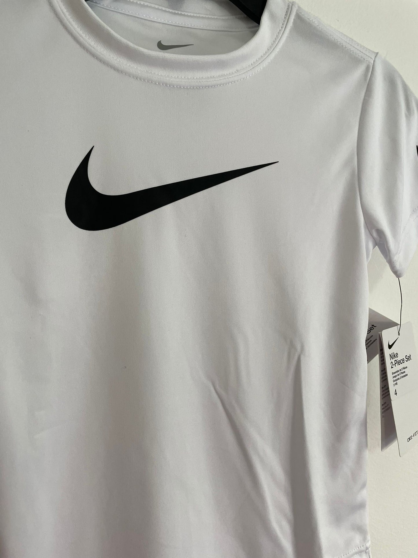 Conjunto Remera Y Short Nike talle 4