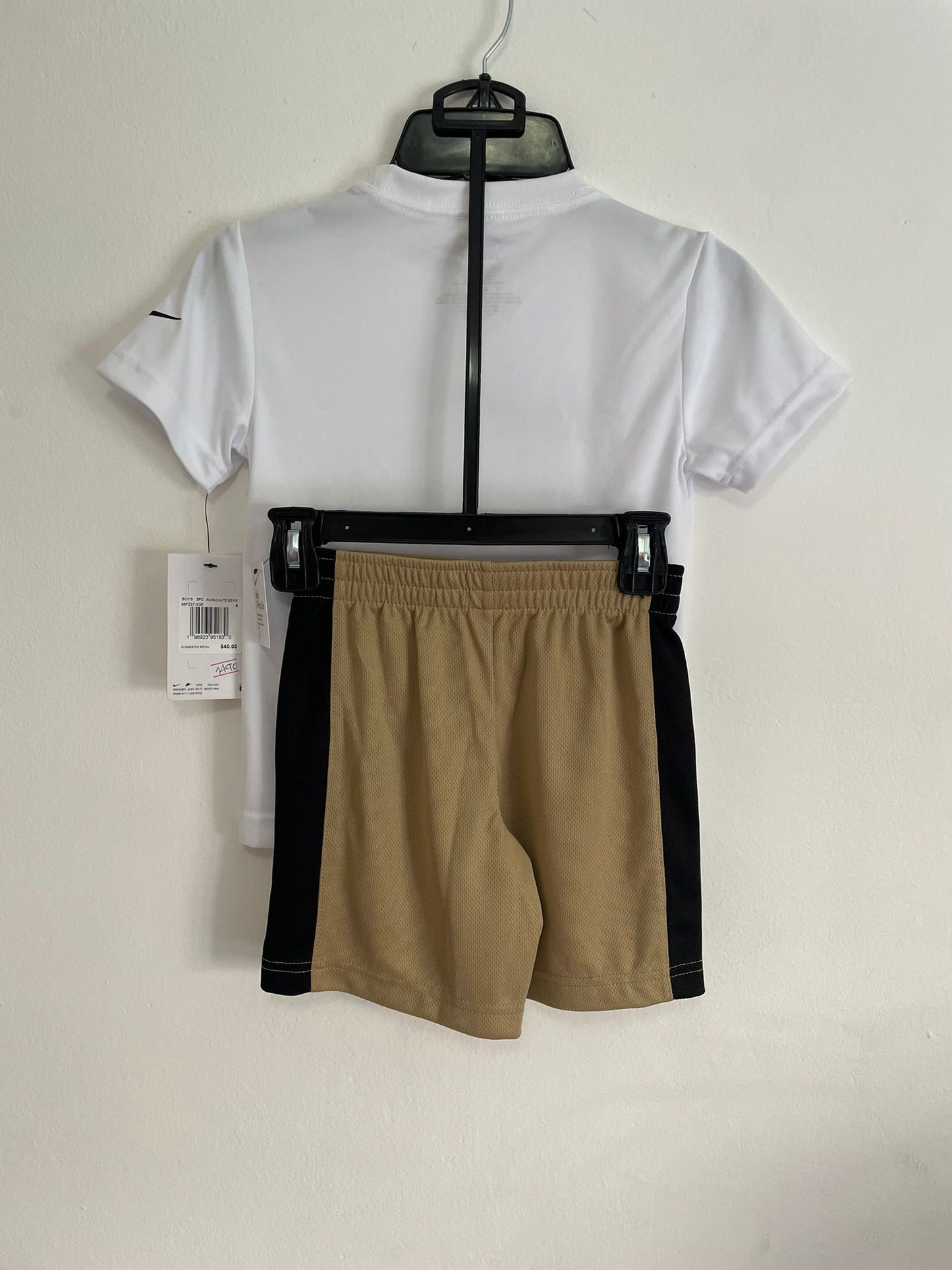 Conjunto Remera Y Short Nike talle 4
