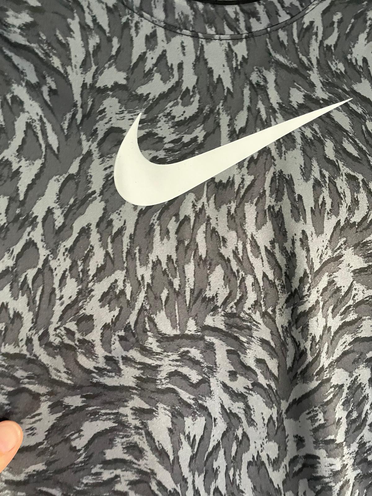 Conjunto Remera Y calza Nike talle 6