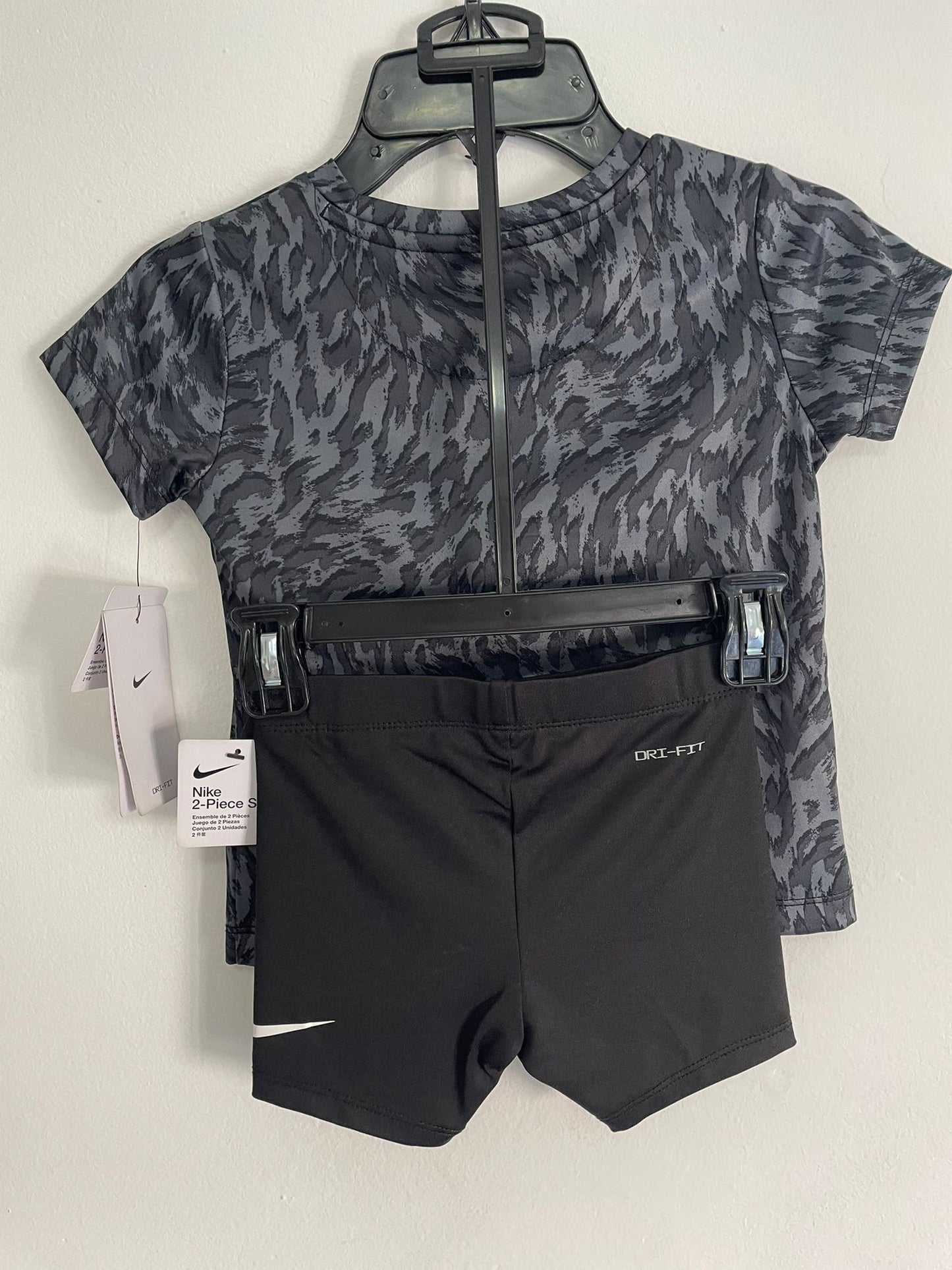 Conjunto Remera y Calza Nike niña talle 3