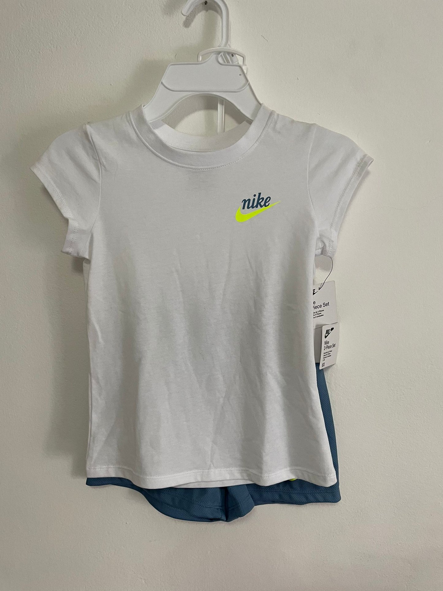 Conjunto Remera y Short Nike Talle 6