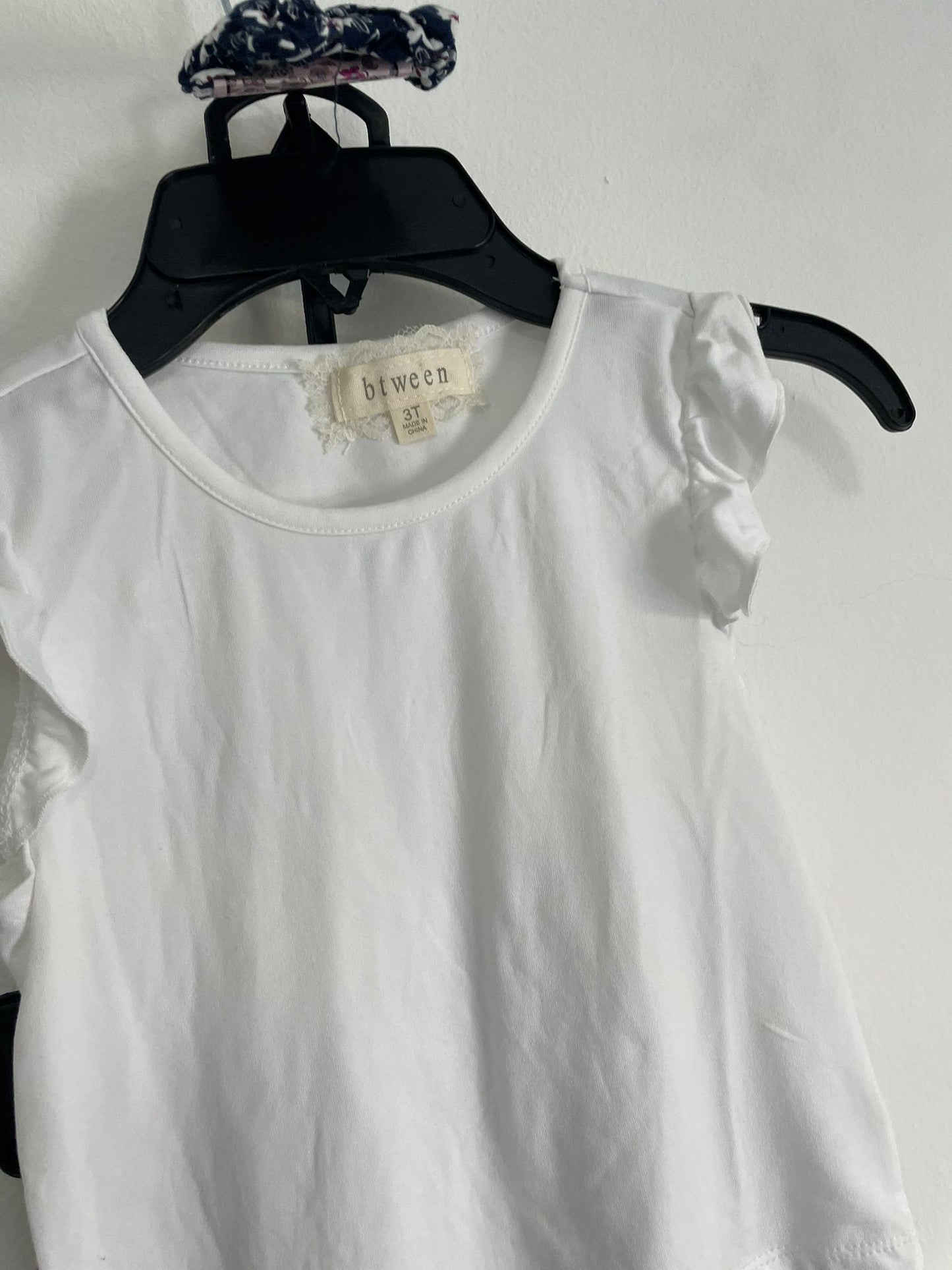 Conjunto Campera de jean con pantalon remera y gomita talle 3