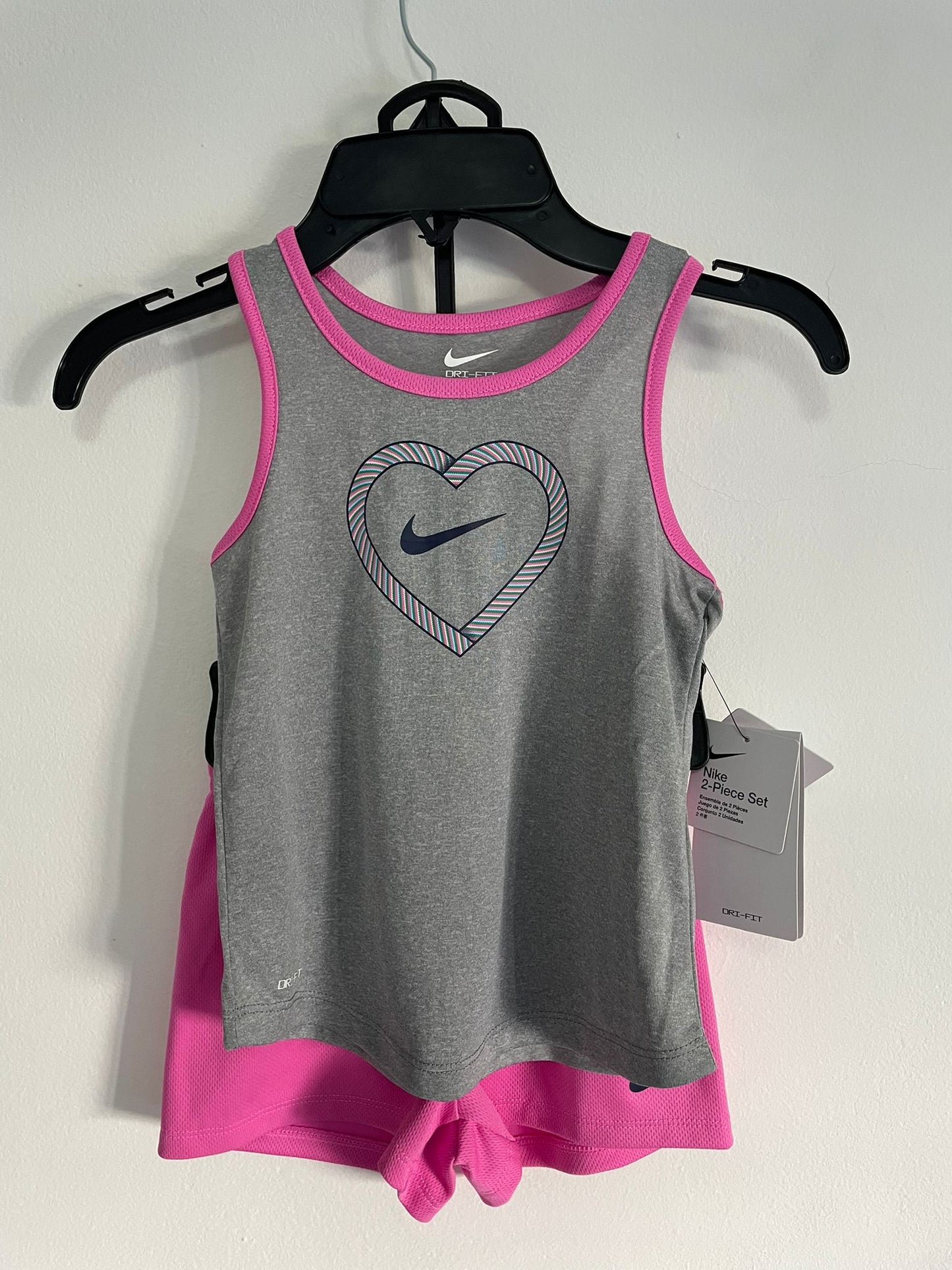 Conjunto Musculosa y short Nike talle 4