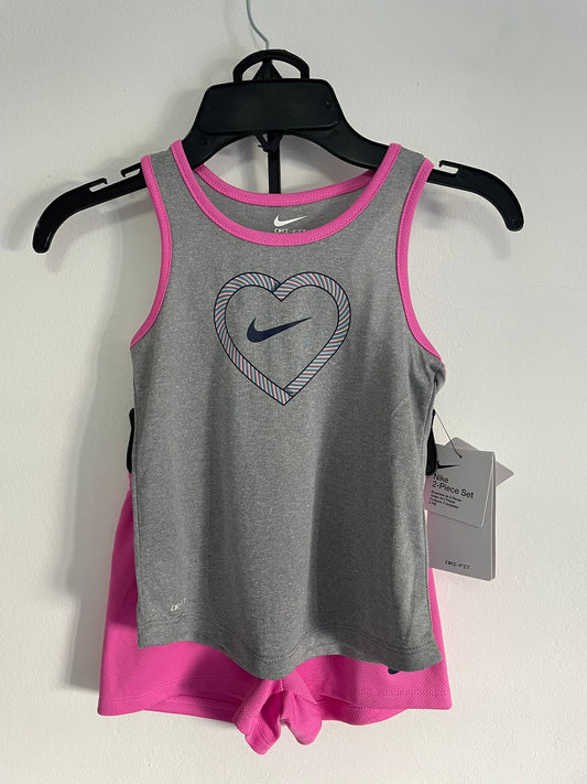 Conjunto Musculosa y short Nike talle 4
