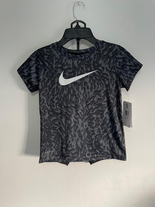 Conjunto Remera Y calza Nike talle 6