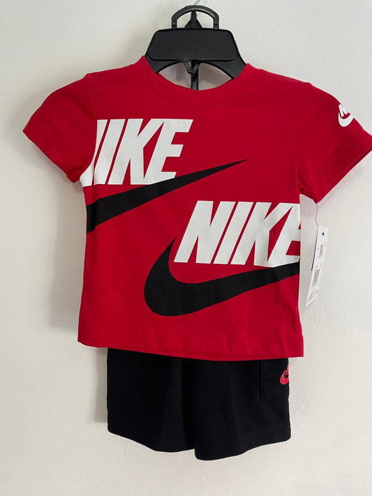 Conjunto Remera y Short Nike Niño talle 2