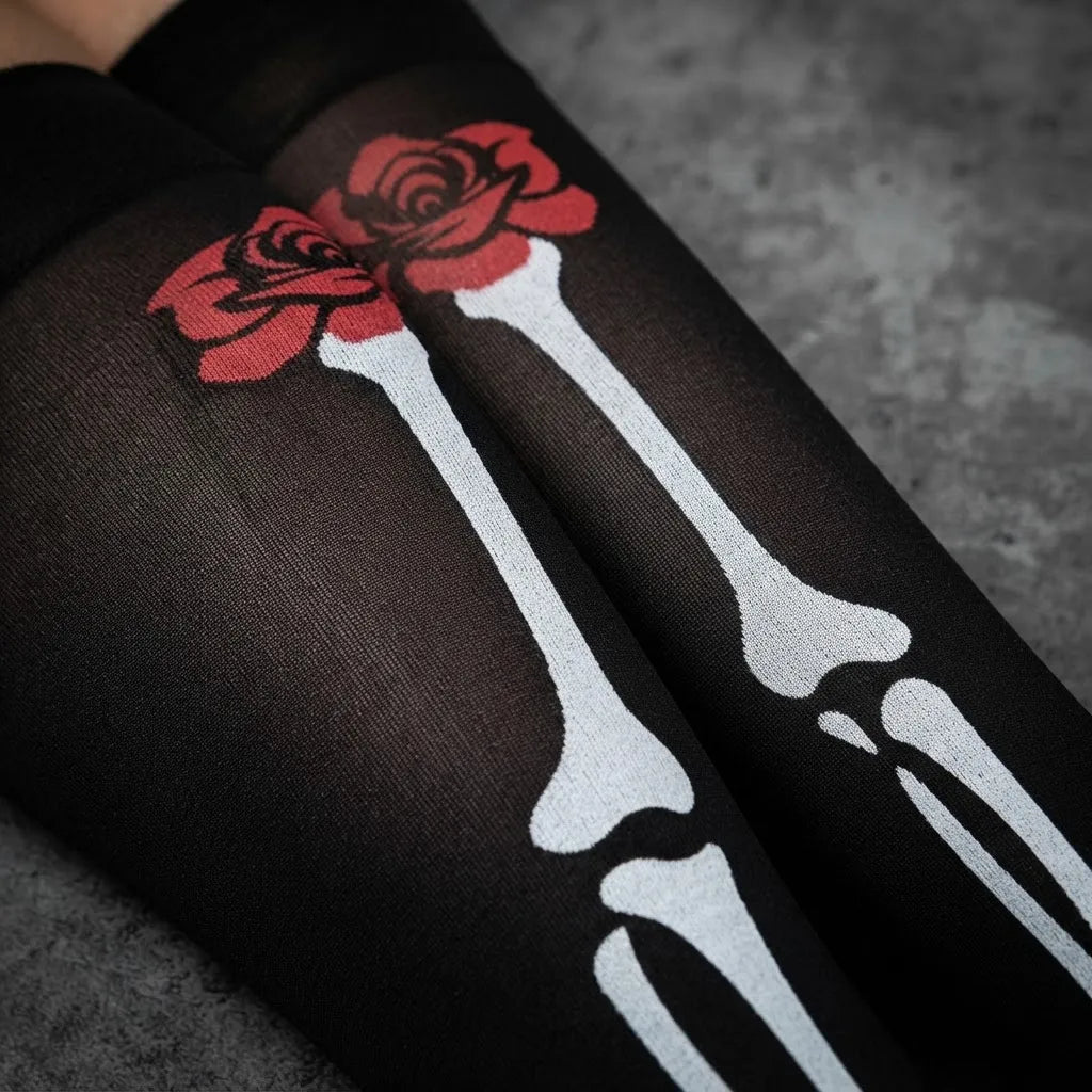 Medias Bucaneras Negras Con Diseño Esqueleto Y Rosa