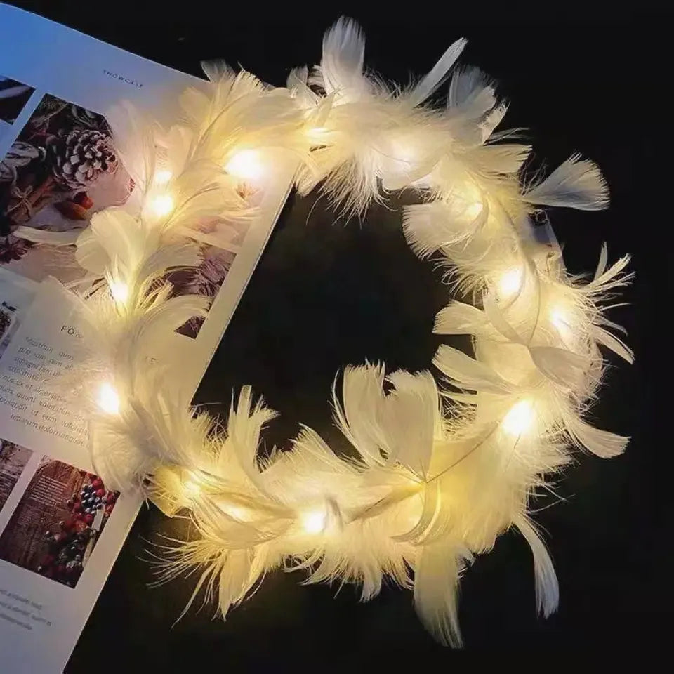 Corona De Plumas Blancas Con Luz