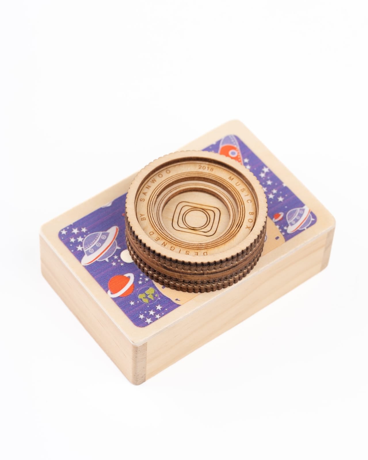 Caja Musical En Madera Con Forma De Camara Fotos