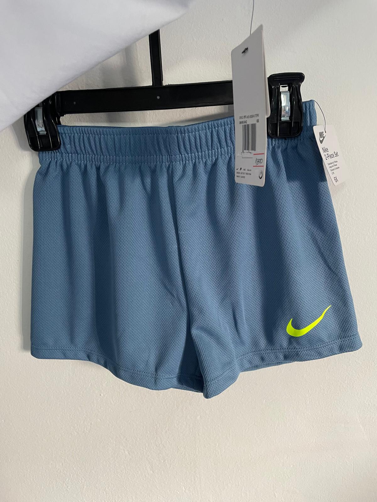 Conjunto Remera y Short Nike Talle 6