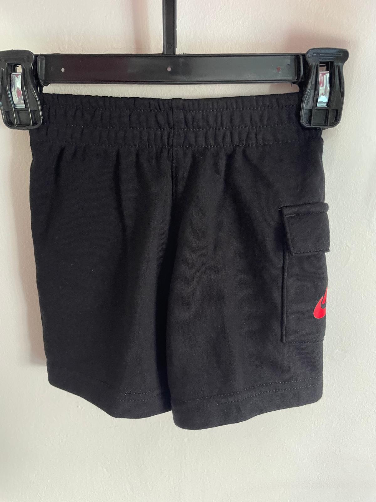 Conjunto Remera y Short Nike Niño talle 2