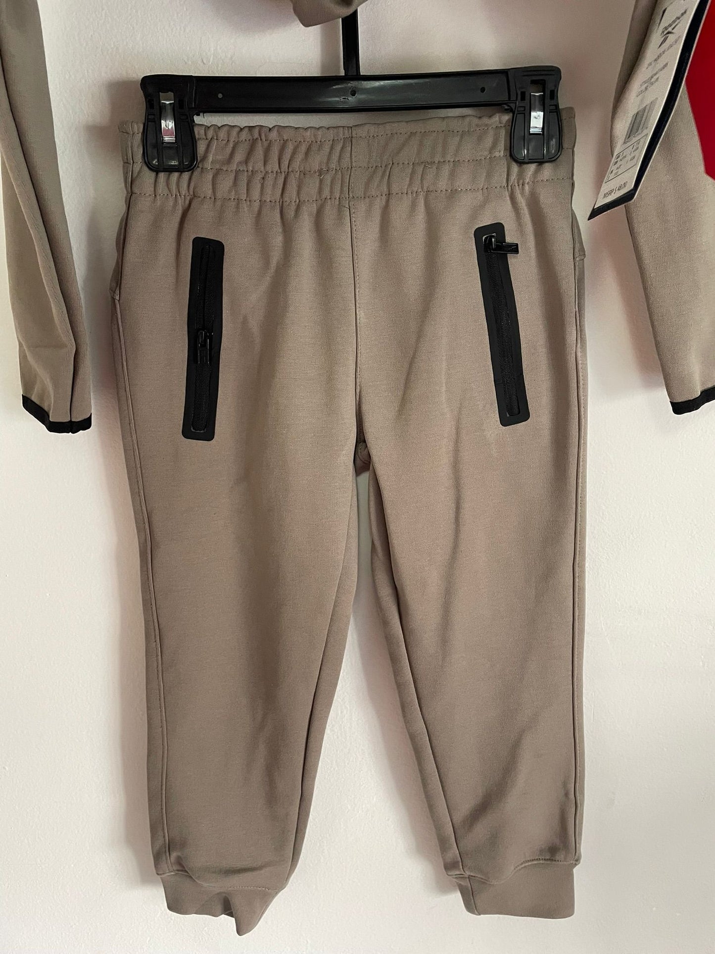 Conjunto Campera Y Pantalon Reebook Talle 4