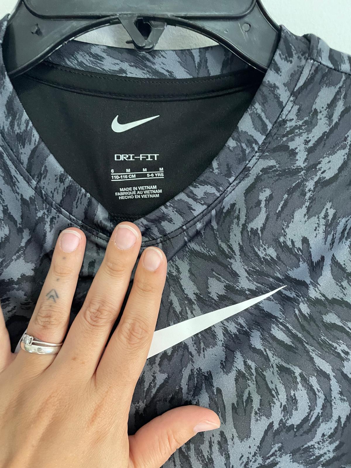 Conjunto Remera Y calza Nike talle 6