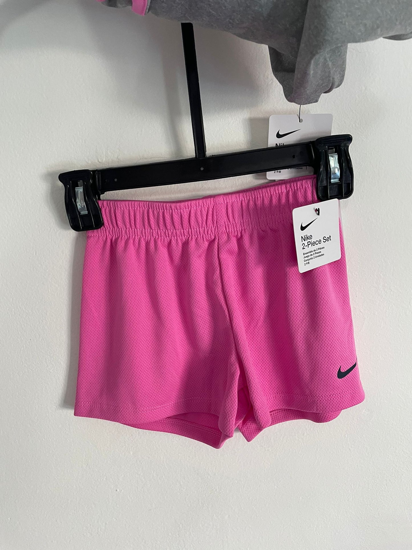 Conjunto Nike musculosa y short niña talle 3